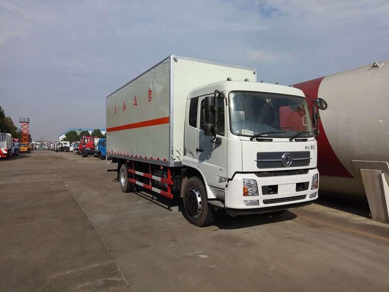 天錦6.6米(9.9噸)液體廂式車